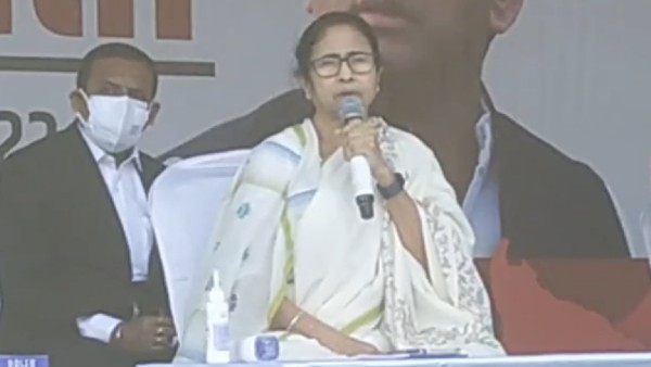 উত্তরপ্রদেশে হারলে দেশেও হারবে বিজেপি, অখিলেশের হাত ধরার বার্তা মমতার উত্তরপ্রদেশে হারলে দেশেও হারবে বিজেপি, অখিলেশের হাত ধরার বার্তা মমতার