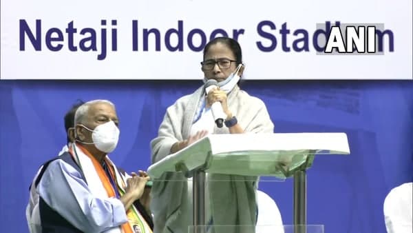  ফের চেয়ারপার্সন হওয়ার পরেই কংগ্রেসকে আক্রমণ