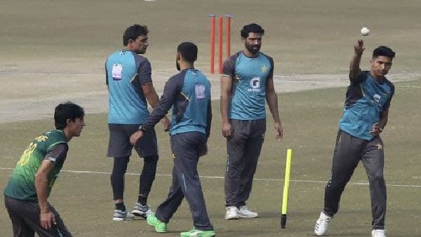 পাকিস্তানের পেসার মহম্মদ হাসনাইন বেকায়দায়! আন্তর্জাতিক ক্রিকেটে বোলিংয়ে নিষেধাজ্ঞা জারির কারণ কী?