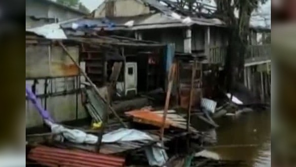 খোলা আকাশের নিচে আশ্রয় খোলা আকাশের নিচে আশ্রয়