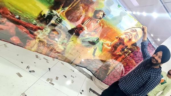 সিনেমার জনপ্রিয়তা তুঙ্গে এবার পুষ্পা শাড়ি তৈরি করলেন সুরাটের ব্যবসায়ী সিনেমার জনপ্রিয়তা তুঙ্গে এবার পুষ্পা শাড়ি তৈরি করলেন সুরাটের ব্যবসায়ী