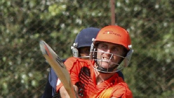 সাইমন ক্যাটিচের আচমকা সিদ্ধান্তে মুখ পুড়ল সানরাইজার্সের, আইপিএলের আগে কী এমন ঘটল? সাইমন ক্যাটিচের আচমকা সিদ্ধান্তে মুখ পুড়ল সানরাইজার্সের, আইপিএলের আগে কী এমন ঘটল?
