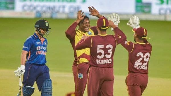লজ্জা বাঁচানোর লক্ষ্যে ক্যারিবিয়ানরা