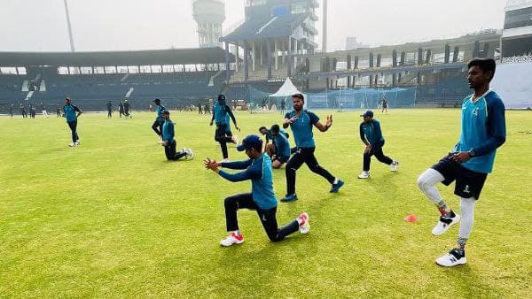 অভিষেক-শাহবাজ বাংলাকে পৌঁছে দিলেন ভদ্রস্থ জায়গায় অভিষেক-শাহবাজ বাংলাকে পৌঁছে দিলেন ভদ্রস্থ জায়গায়