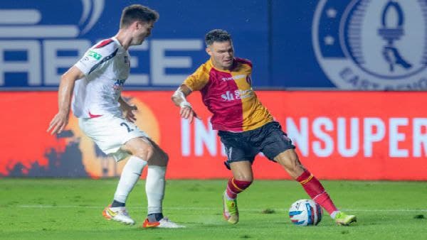 পেরোসেভিচের গোলে নর্থইস্টের বিরুদ্ধে হার বাঁচাল লাল হলুদ পেরোসেভিচের গোলে নর্থইস্টের বিরুদ্ধে হার বাঁচাল লাল হলুদ