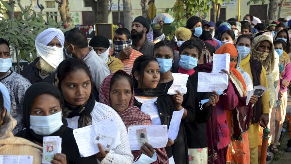  পোলিং বুথে বিশেষ ব্যবস্থা