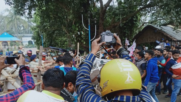  পুলিশকে ঘিরে বিক্ষোভের মধ্যেই এসপিকে তলব ভবানী ভবনে