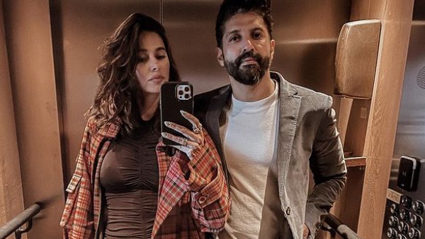 লিভ–ইন সম্পর্কে রয়েছেন ফারহান–শিবানী লিভ–ইন সম্পর্কে রয়েছেন ফারহান–শিবানী