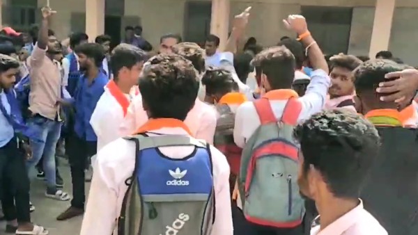 পড়ুয়াদের প্ররোচনা