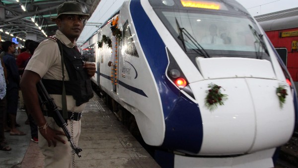  ৪০০ নতুন বন্দে ভারত ট্রেন 