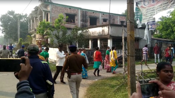 উত্তর দমদমে ইভিএম ভাঙচুর
