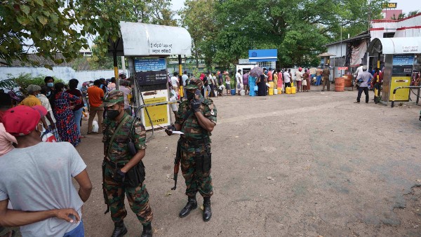 আলোচনার পরেই পদত্যাগের সিদ্ধান্ত 