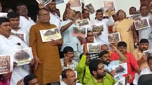 উত্তাল বিধানসভা উত্তাল বিধানসভা