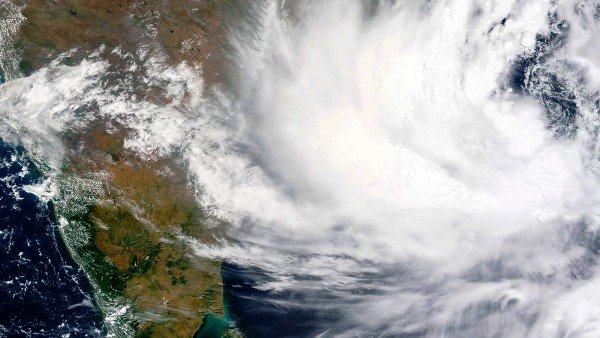 আবহাওয়া দফতরের সতর্কবার্তা আবহাওয়া দফতরের সতর্কবার্তা