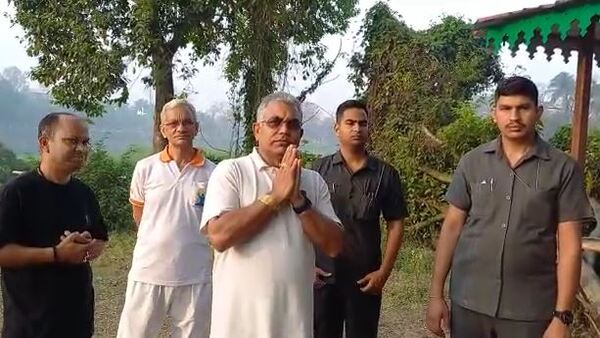 করোনা কিছুই নয়, মাস্ক নিষিদ্ধ করা উচিত করোনা কিছুই নয়, মাস্ক নিষিদ্ধ করা উচিত