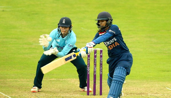 ইংল্যান্ডের বিরুদ্ধে ব্যাটিং বিপর্যয় ভারতের, ৩৬.২ ওভারে গুটিয়ে গেল মিতালিদের ইনিংস ইংল্যান্ডের বিরুদ্ধে ব্যাটিং বিপর্যয় ভারতের, ৩৬.২ ওভারে গুটিয়ে গেল মিতালিদের ইনিংস