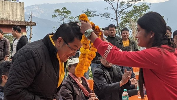 অজয় এডওয়ার্ডসকে কেন্দ্রে করে আবর্ত হবে পাহাড়ের রাজনীতি অজয় এডওয়ার্ডসকে কেন্দ্রে করে আবর্ত হবে পাহাড়ের রাজনীতি