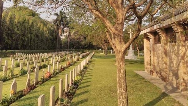 প্রথম বিশ্বযুদ্ধে মৃত সৈনিকদের স্মৃতি নিয়ে হেঁটে চলেছে তিলোত্তমা 