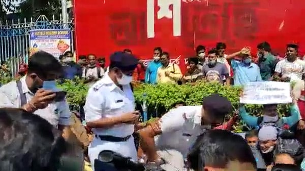 এসইউসিআইয়ের বিক্ষোভ এসইউসিআইয়ের বিক্ষোভ