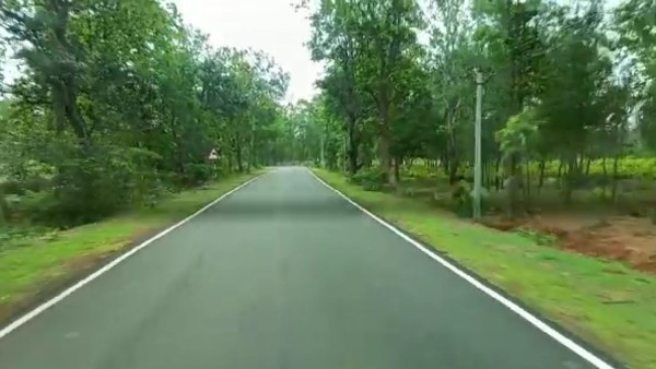 ছত্রধরের বাড়ির কাছ থেকে পোস্টার উদ্ধার ছত্রধরের বাড়ির কাছ থেকে পোস্টার উদ্ধার