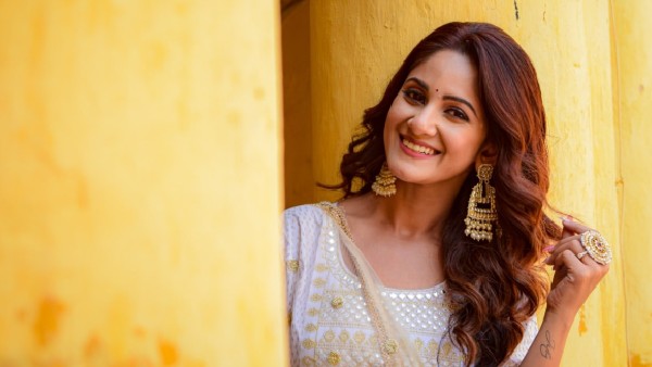 এসভিএফ মিউজিকের সঙ্গে একজোট হয়ে বসন্ত উৎসবে দর্শকদের উপহার তৃণা সাহার