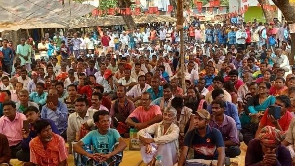 ঘুরে দাঁড়ানোর ডাক