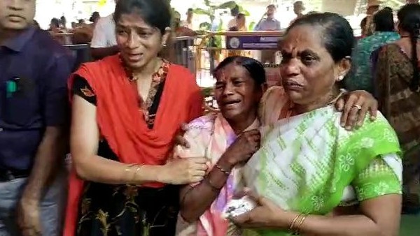 কারা কারা বিমান বন্দরে উপস্থিত ছিলেন