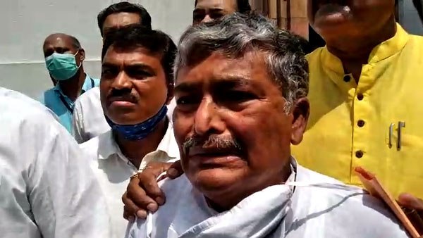 রামপুরহাট নিয়ে বিধানসভায় তুলকালাম রামপুরহাট নিয়ে বিধানসভায় তুলকালাম