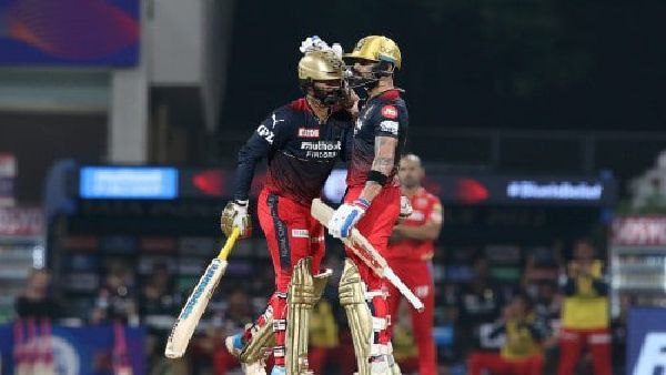 দীনেশ কার্তিকের ব্যাটিংয়ের তুলনা এমএস ধোনির সঙ্গে কেন?
