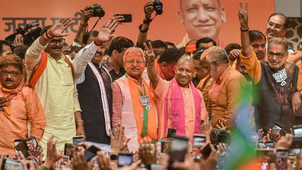 হাতে ভরসা নেই