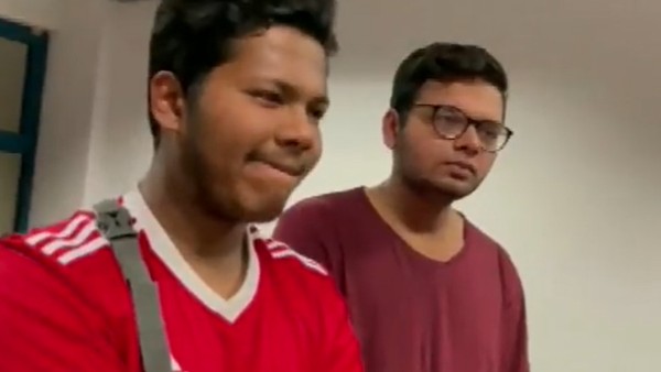 কিভাবে পাকিস্তানি পড়ুয়াদের রক্ষা করল ভারতীয় পতাকা? কিভাবে পাকিস্তানি পড়ুয়াদের রক্ষা করল ভারতীয় পতাকা?