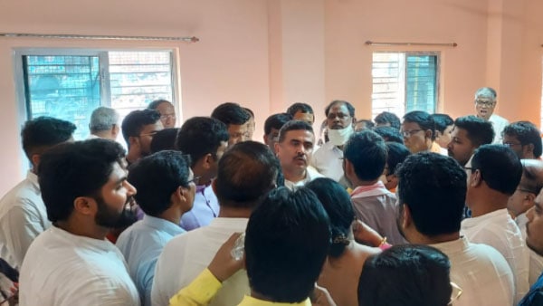 ফিনাইল দিয়ে মুখ পরিষ্কার করতে হবে