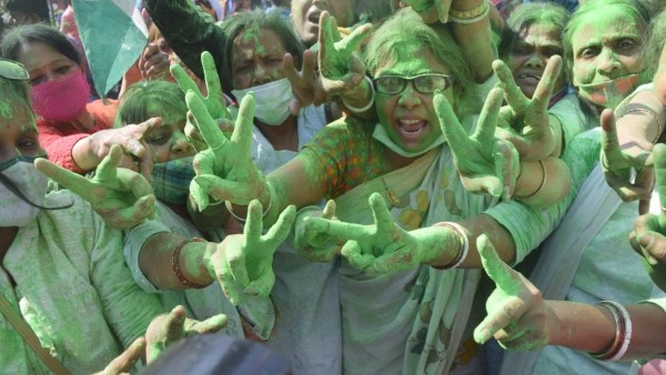বিজয় উৎসব শুরু তৃণমূল কংগ্রেসের