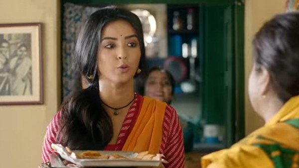 তেলেভাজায় জমজমাট সন্ধ্যা তেলেভাজায় জমজমাট সন্ধ্যা