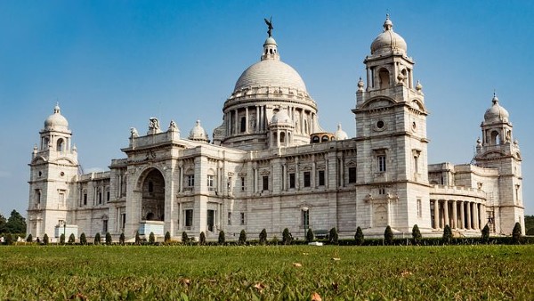 জাপানি বোমা থেকে বাঁচাতে কালো রঙে ঢাকা হয়েছিল ভিক্টোরিয়া মেমোরিয়ালকে