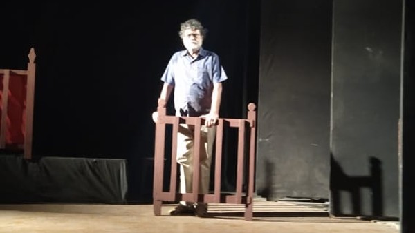 অতিমারী থমকে দিয়েছিল যাত্রাপথ অতিমারী থমকে দিয়েছিল যাত্রাপথ