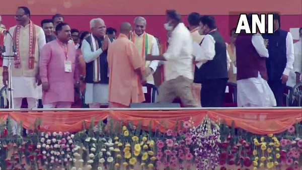 তারকা সমাবেশে শপথ