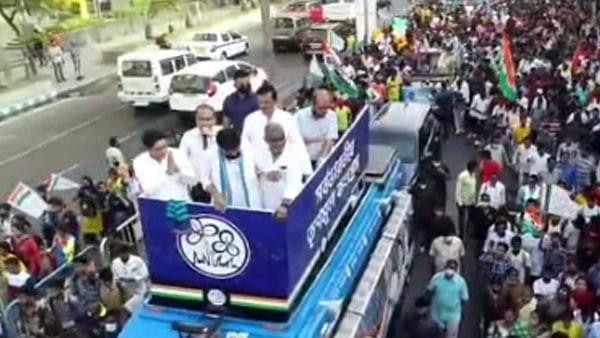 বিজেপিকে তীব্র আক্রমণ অভিষেকে 