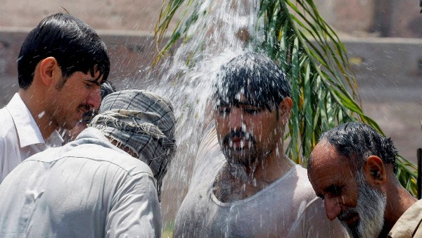 কেন বাড়ছে তাপমাত্রা? কেন বাড়ছে তাপমাত্রা?