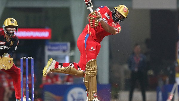 ২০০০ টি-২০ রানের সামনে ভানুকা রাজাপক্ষ: ২০০০ টি-২০ রানের সামনে ভানুকা রাজাপক্ষ: