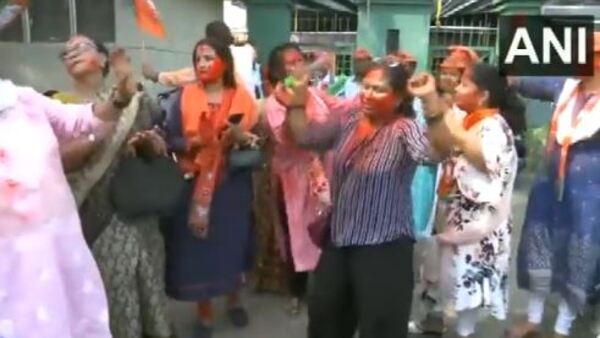 বিজেপি ও কংগ্রেসের প্রতিক্রিয়া