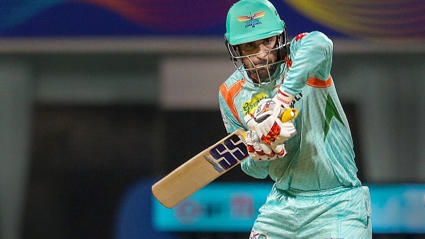 বিশ্বের সেরা টি-২০ লিগে এক হাজার রানের হাতছানি দীপক হুডার সামনেও: