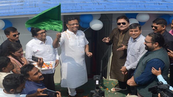 সাগরীর উদ্বোধনে ফিরহাদ হাকিম সাগরীর উদ্বোধনে ফিরহাদ হাকিম