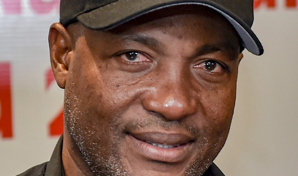 আত্মবিশ্বাস দেওয়া এবং পাশে থাকা: