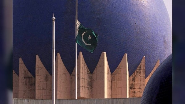 এই দিনে লাঘু হয় সংবিধান- 