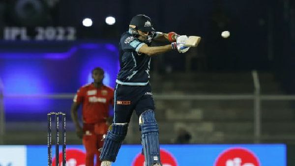 শেষ ২ বলে জোড়া ছক্কা হাঁকিয়ে পাঞ্জাব বধের নায়ক তেওয়াটিয়া