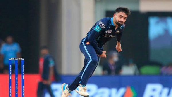 টি-২০ ক্রিকেটে ৪৫০ উইকেটের সামনে রশিদ খান: