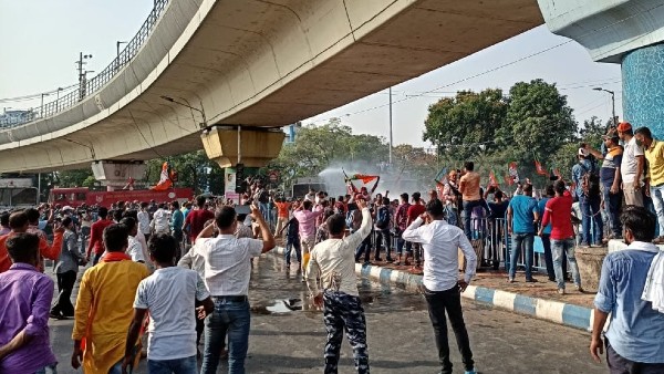 যুব মোর্চার বিকাশ ভবন অভিযানেও অভিজ্ঞতা-কাঁটা যুব মোর্চার বিকাশ ভবন অভিযানেও অভিজ্ঞতা-কাঁটা