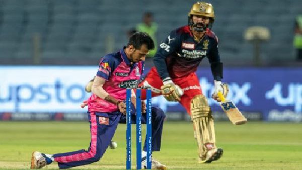 ১১৫ রানেই শেষ ১১৫ রানেই শেষ