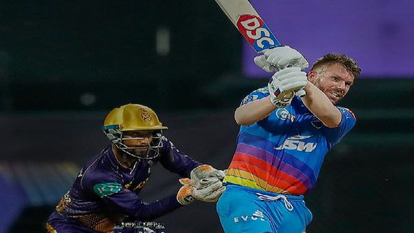 ওয়ার্নার দুরন্ত ছন্দে